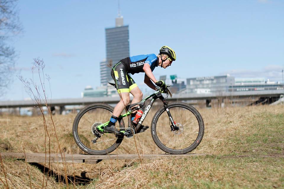 William Lewis tävlar på en Adapt Edge VI